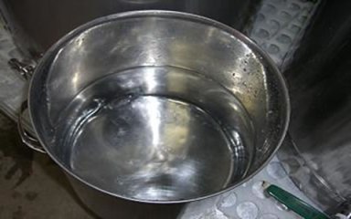 原始人会　どぶろく造り　仕込水（天然井戸水）